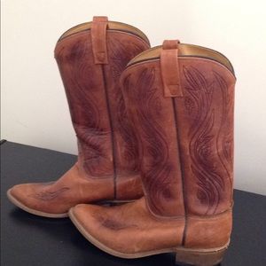 Leather cowgirl boots. Size 6.5